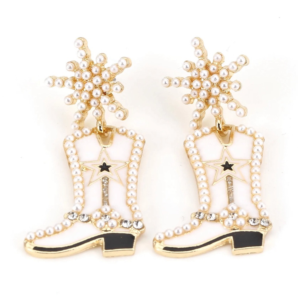 Rhinestone Cowboy Boot Earrings 🤠